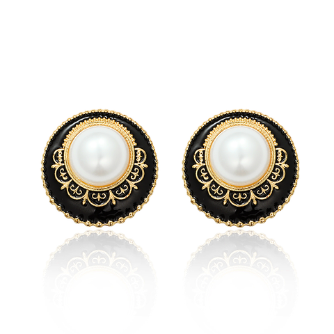 Courtly Pearl Earrings