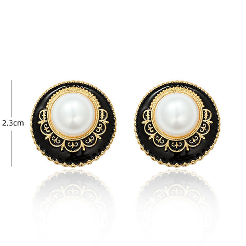 Courtly Pearl Earrings