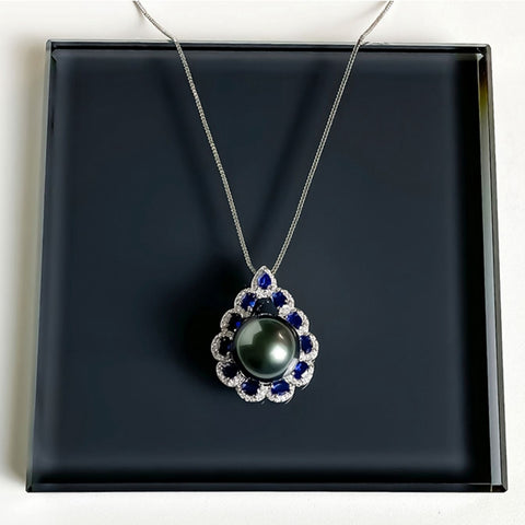 Tahitian pearl necklace