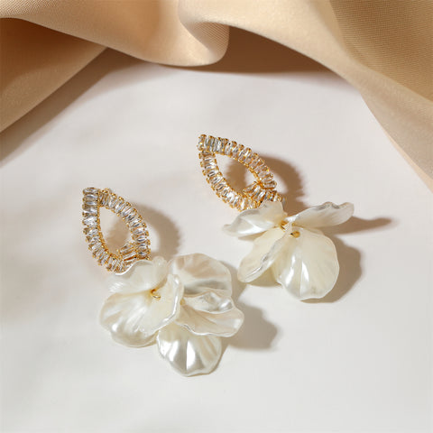 White Flower Petal Patchwork Stud Earrings